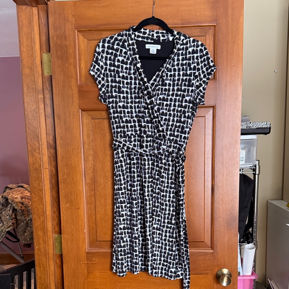 Black and White Patterned Faux Wrap Women's Dress